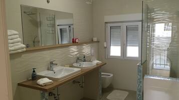 Apartment (A2) | Badezimmer