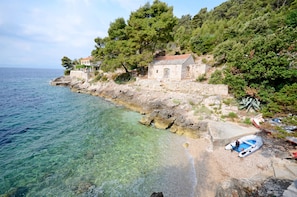 Una playa cerca