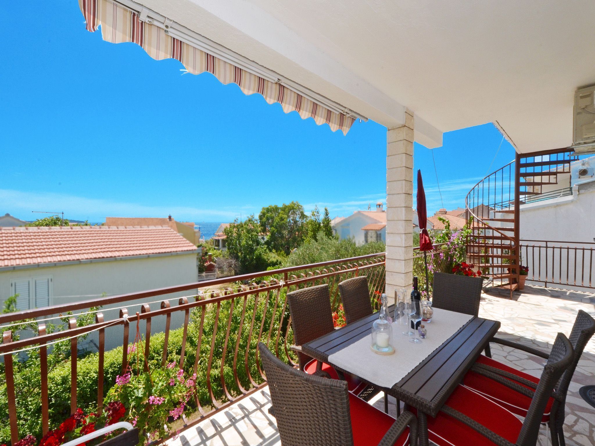 Huoneisto (A1) | Parveke