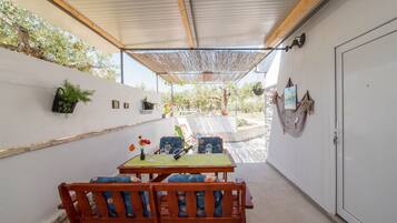 House | Terrace/patio