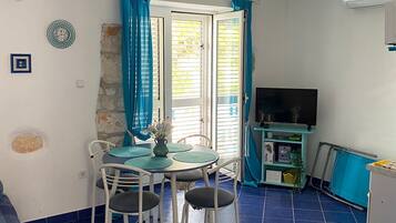 Apartment (A2) | Living room