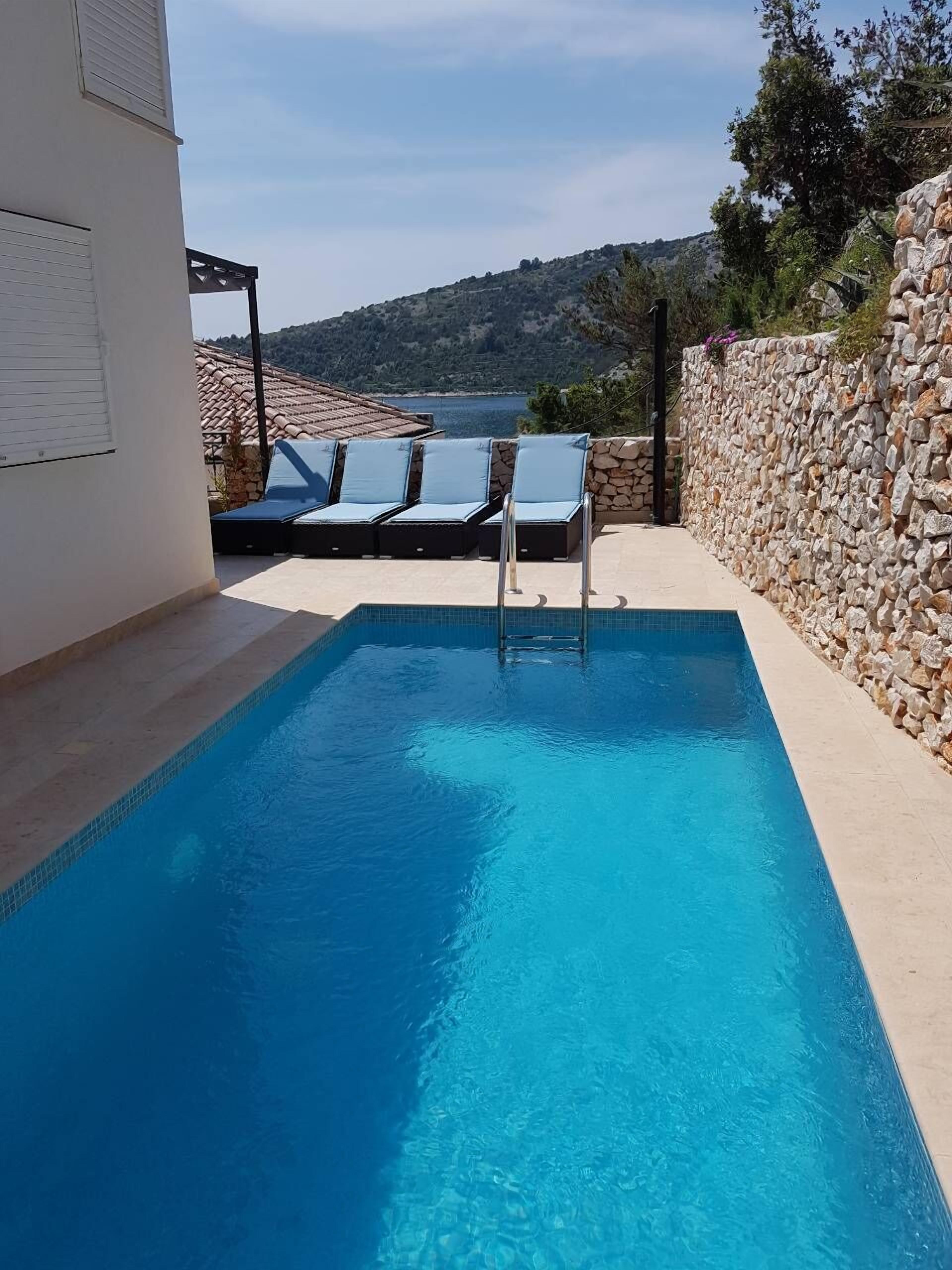 Piscine extérieure, piscine chauffée