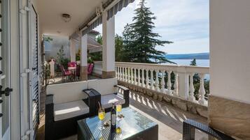 Apartment (A2) | Balkon