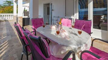 Apartment (A2) | Balkon