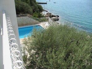 Room (S3) | Pool | Outdoor pool - Rooms Falcon (Gradac)