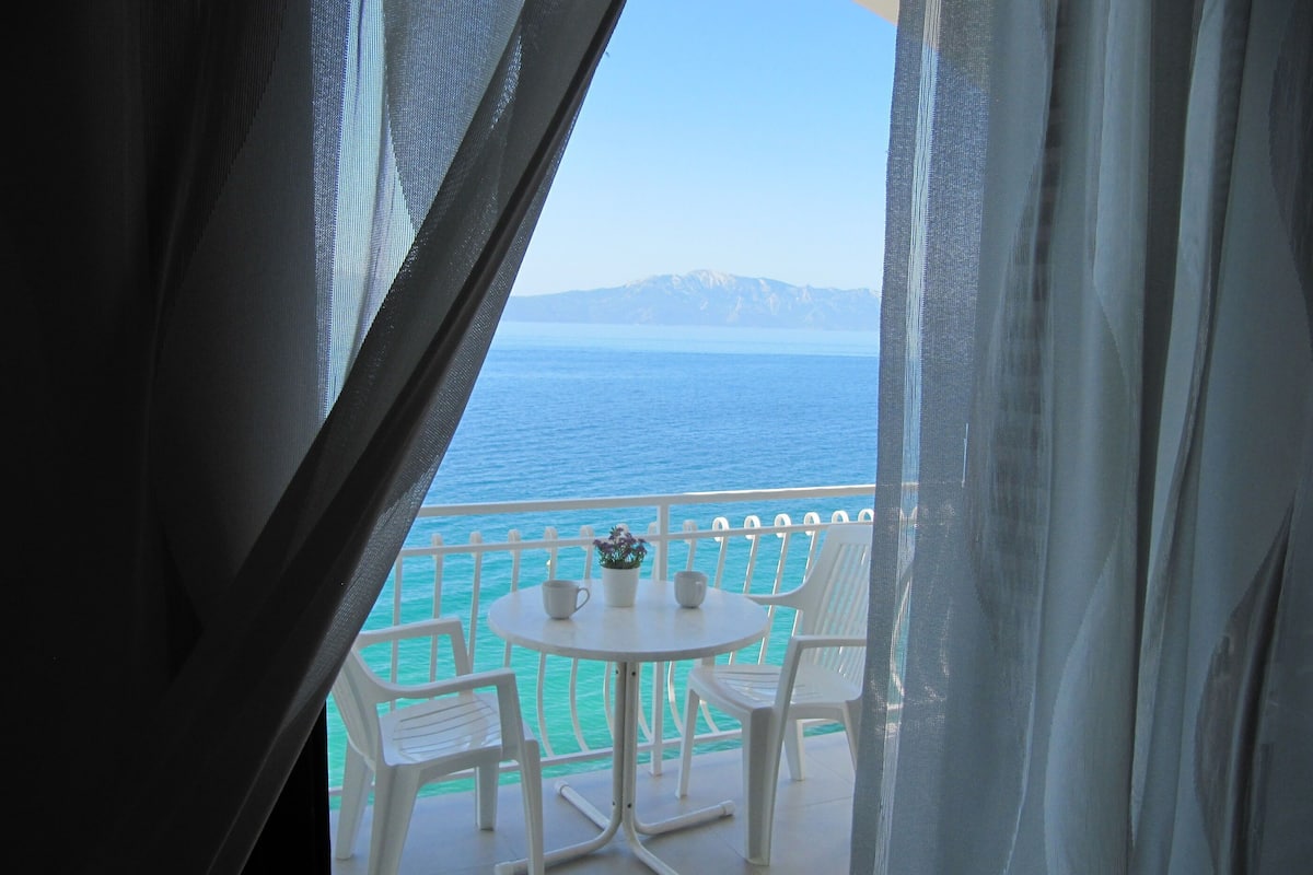 룸 (S6) | 수변 전망