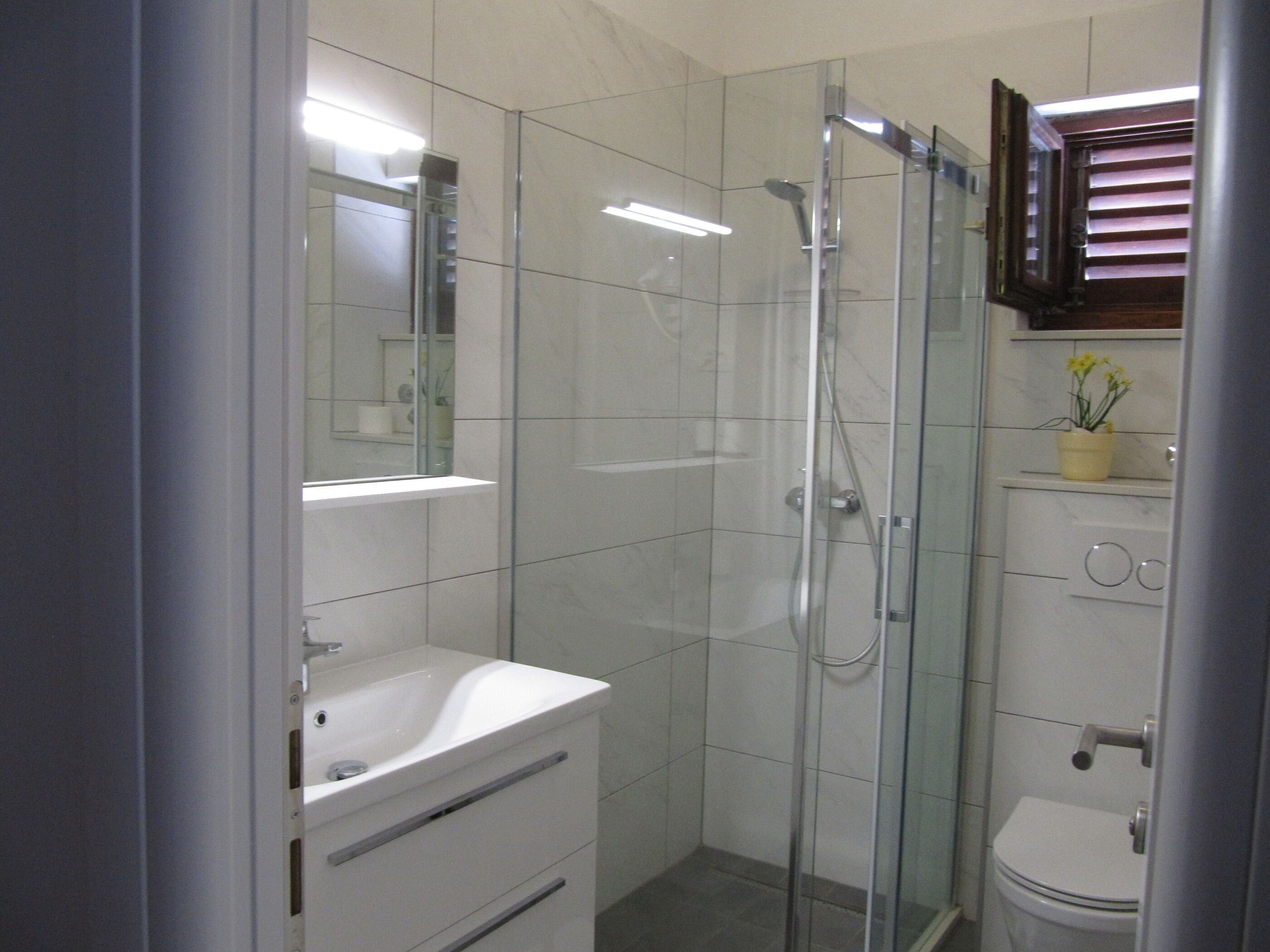 Room (S2) | Bathroom