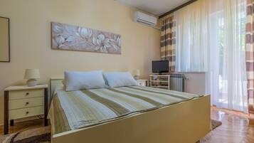 Room (S1) | Free WiFi