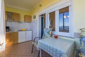 Studio (A1) | Private kitchen - Apartments and Rooms Dotli (Crikvenica)