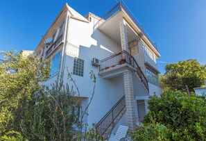 Building design - Apartments and Rooms Dotli (Crikvenica)