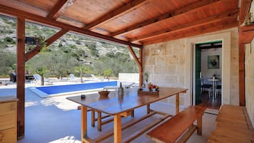 House | Terrace/patio