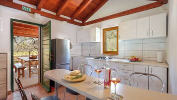 House | Private kitchen | Fridge, stovetop, espresso maker, electric kettle