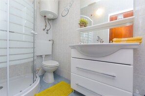 House | Bathroom - House Ivan (Bol)