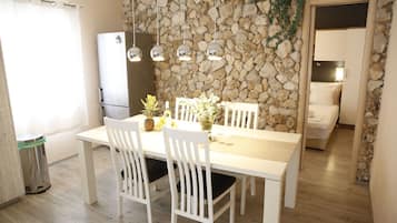 Apartment (A1) | Dining