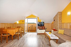 Apartemen (A2) | Ruang keluarga | Pemutar DVD