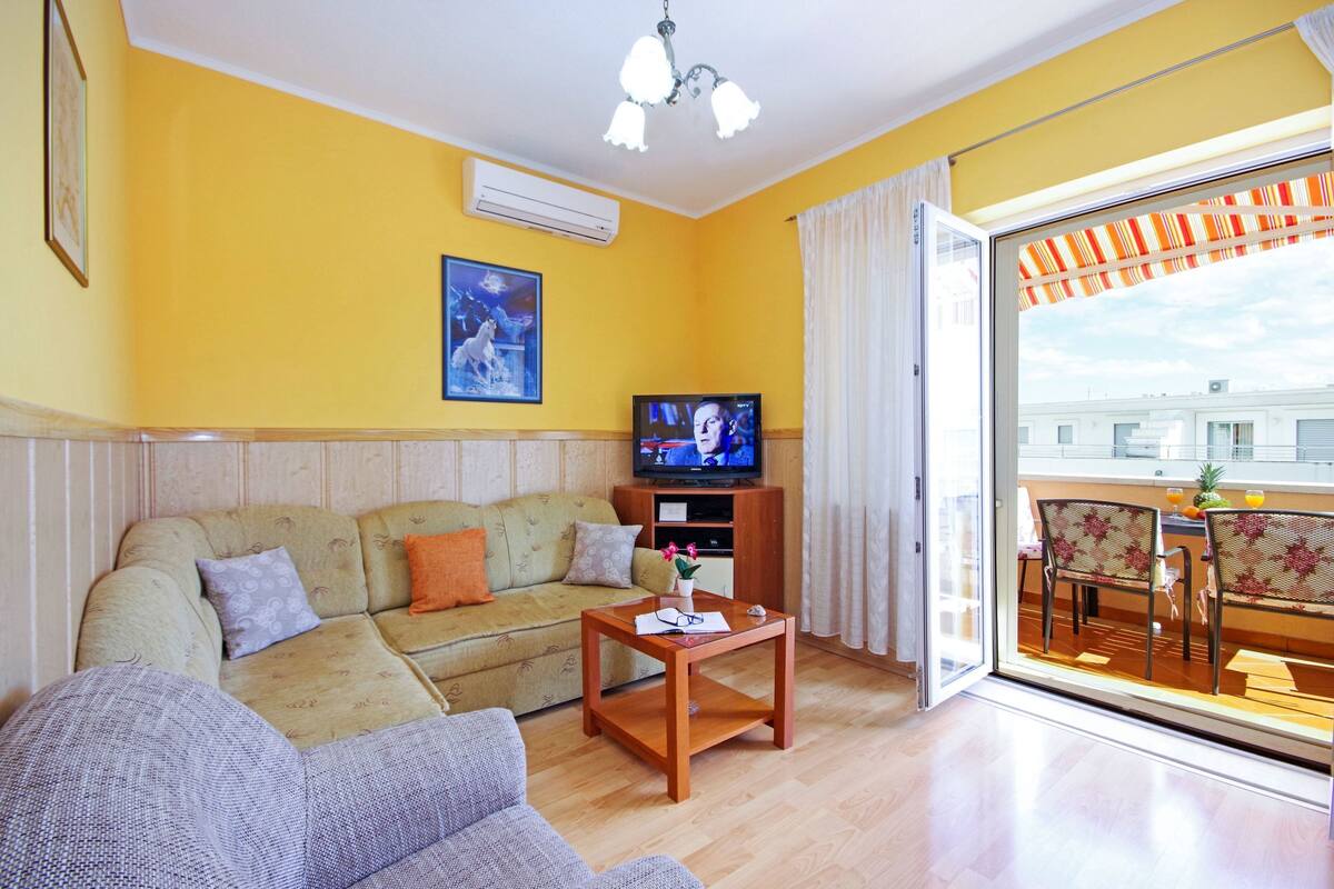Apartemen (A1) | Ruang keluarga | Pemutar DVD