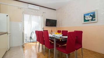 Apartment (A1) | Dining
