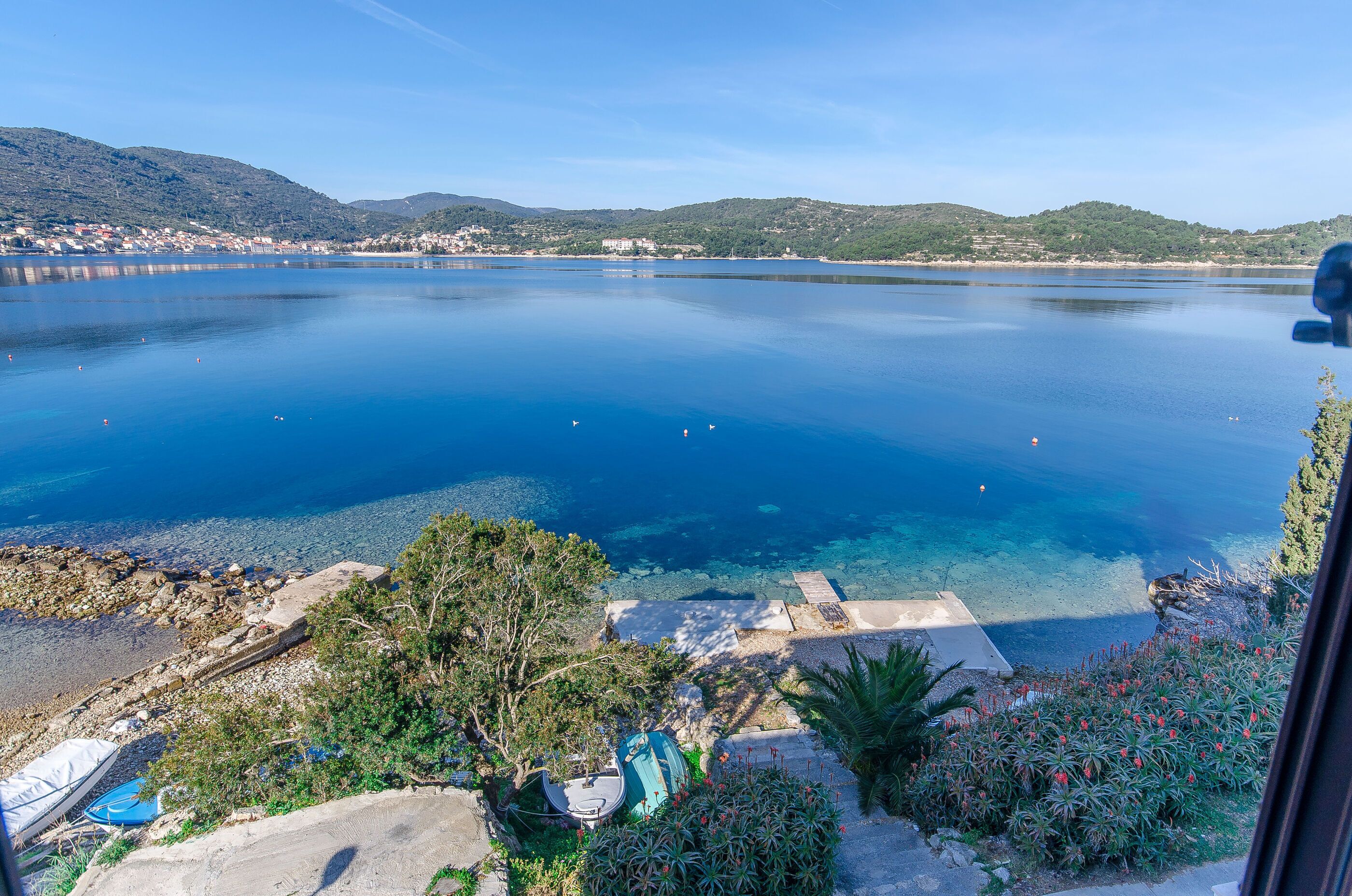 إطلالة على المياه