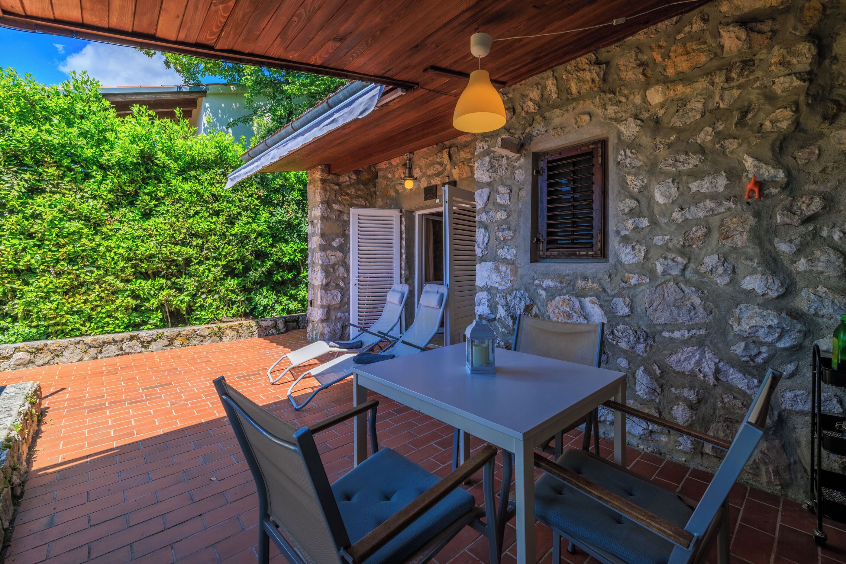 Casa | Tabla de planchar con plancha y wifi gratis 