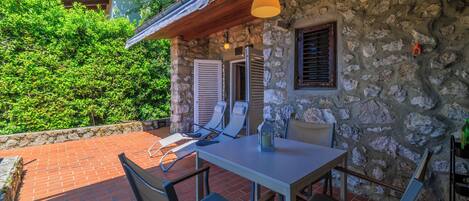 Casa | Tabla de planchar con plancha y wifi gratis