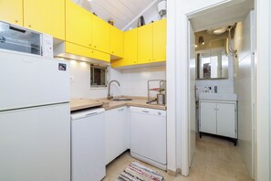 House | Private kitchen | Fridge, microwave, stovetop, dishwasher - House Bubble (Crikvenica)