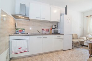 Private kitchen - Apartments Ante (Sucuraj)