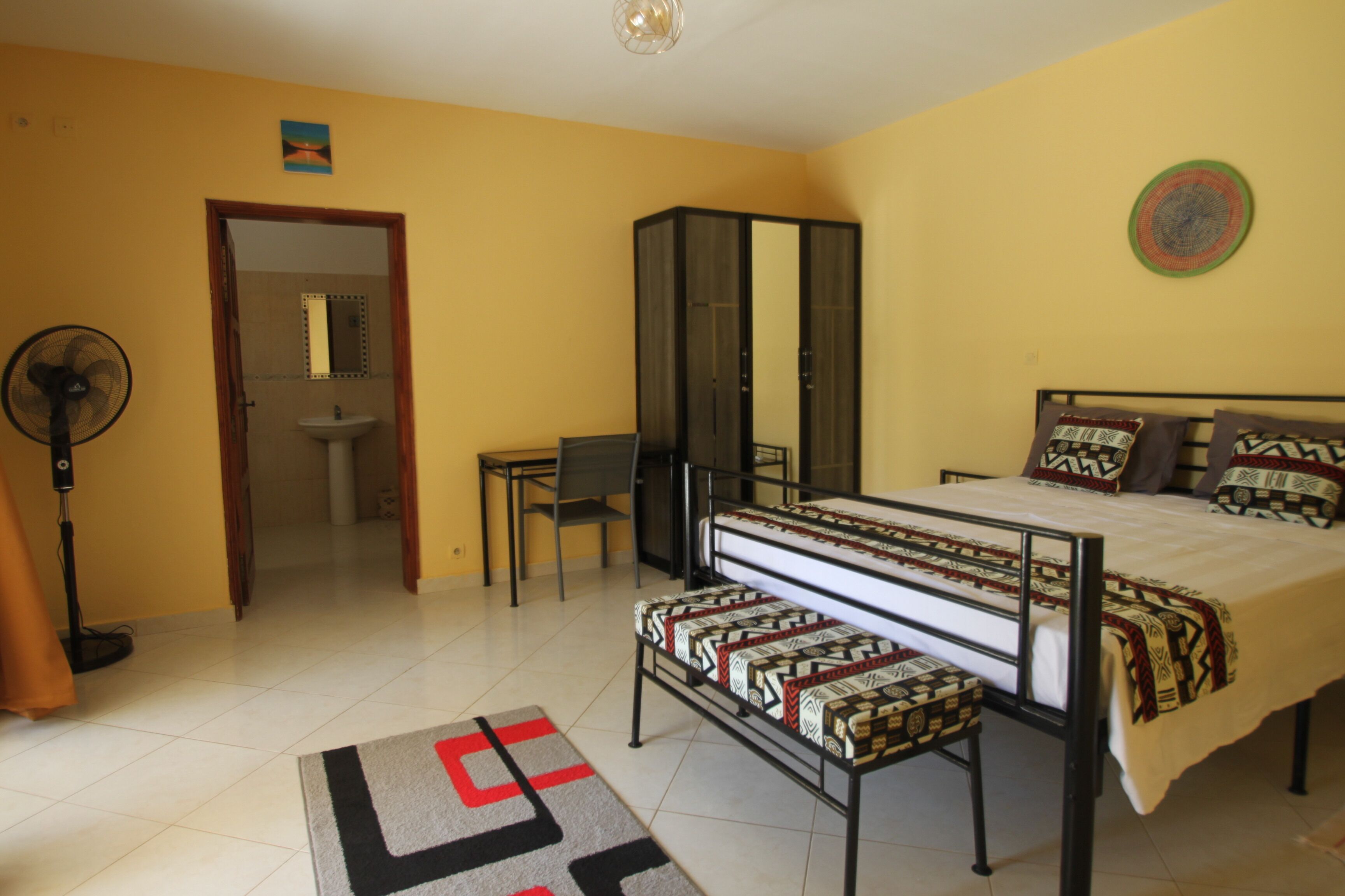 3 bedrooms, iron/ironing board, bed sheets
