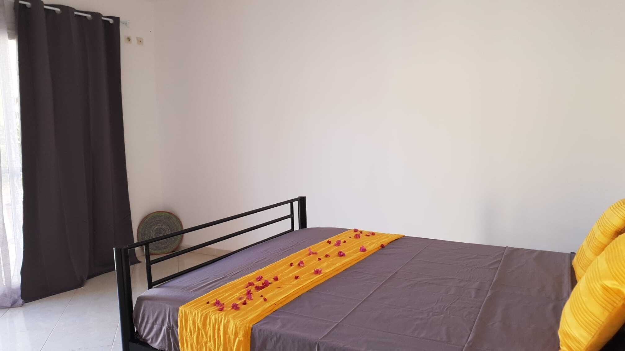 3 bedrooms, iron/ironing board, bed sheets