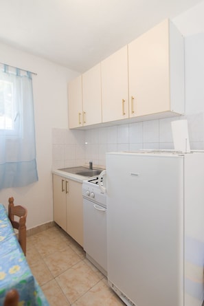 Private kitchen - Apartments Robinzon Petar (Jelsa)