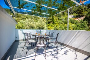 Apartment (A2) | Terrace/patio - Apartments Robinzon Petar (Jelsa)