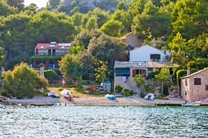 Beach - House Ivo (Solta)