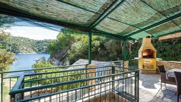 House | BBQ/picnic area