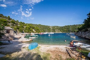 Beach - House Ivo (Solta)