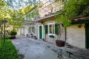 Building design - Apartment Nature (Omis)