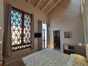 Desk, laptop workspace, iron/ironing board, free WiFi - B&B Locanda de Colli (SIGNA)
