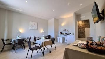 Colazione a buffet inclusa, servita tutte le mattine