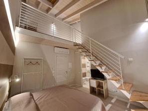 Comfort Double or Twin Room, Courtyard View (2)