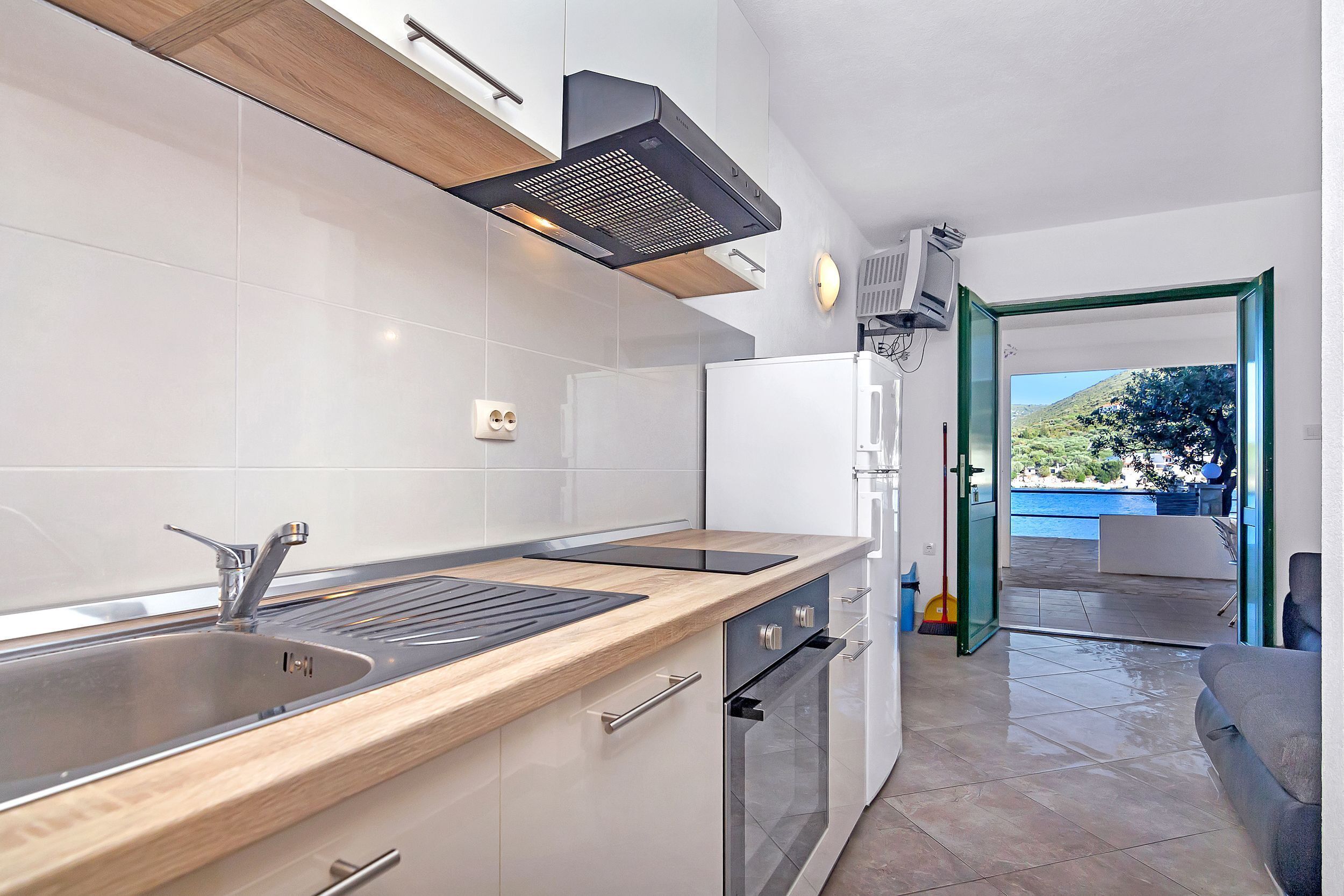 Apartment (A8) | Private kitchen