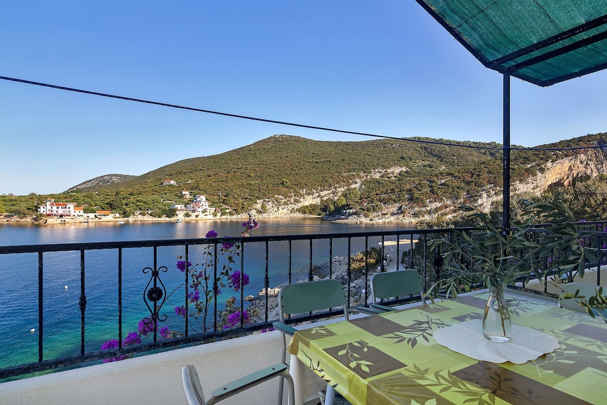 Apartment (A7) | Water view