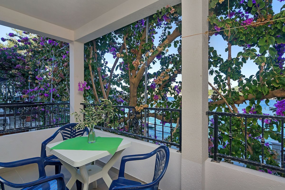 Apartment (A13) | Terrace/patio