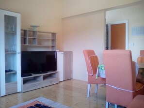 Apartment (A1) | Television - Apartments AB Pirovac (Pirovac)