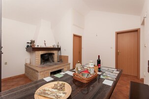 House | BBQ/picnic area