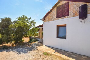 Exterior detail - House Mateo (Pasman)