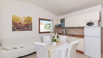 Apartment (A1) | Dapur peribadi | Peti sejuk, ketuhar gelombang mikro, ketuhar, dapur