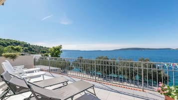 Apartment (A2) | Water view