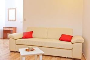 Studio (A2) | Living room