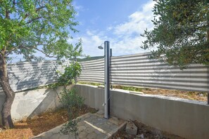 Exterior detail - House Romano (Pasman)