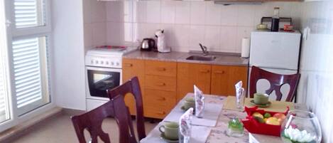 公寓 (A1) | 私人廚房 | 雪櫃、微波爐、焗爐、爐具