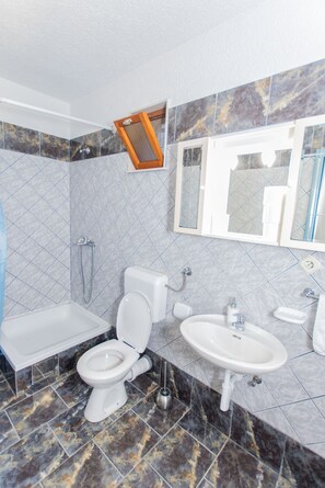 Appartement (A1) | Salle de bain | Serviettes fournies