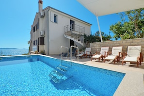 Piscine extérieure